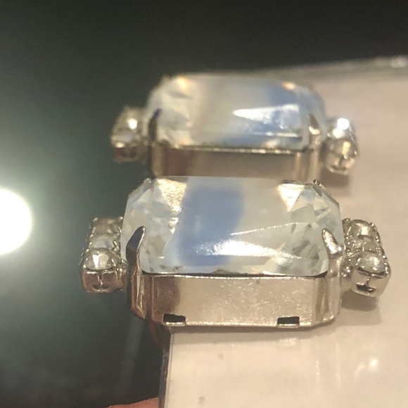 VTG 60s Ice Blue White Translucent/Rhinestone Flanked Silver Screw Back Earrings - Picture 5 of 8